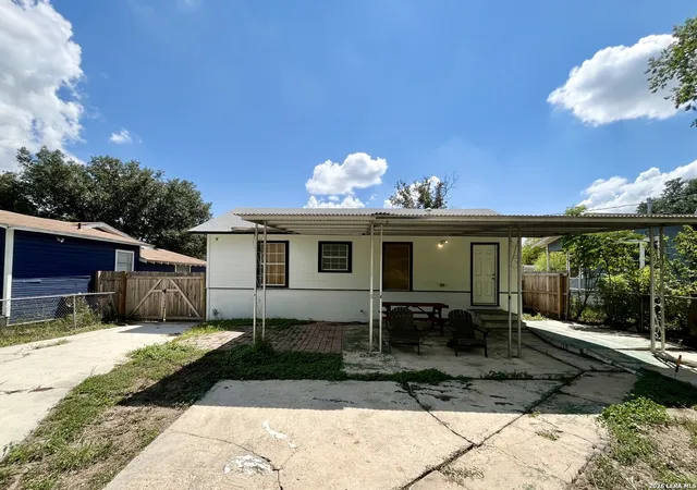 $1,350 | 2319 Burnet Street, San Antonio, TX 78202