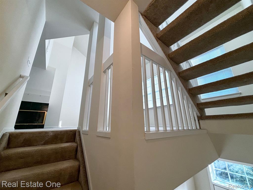 1423 Chesapeake Road, Unit 54 Royal Oak, MI 48067 - Photo 7 of 35