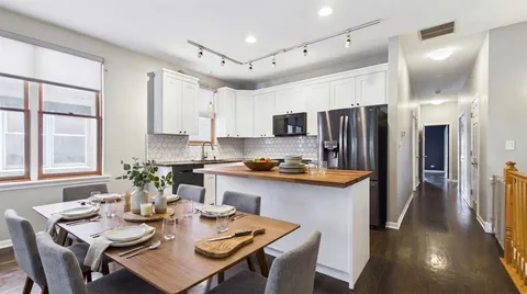 $689,000 | 4315 North Richmond Street, Unit 1N, Chicago, IL 60618