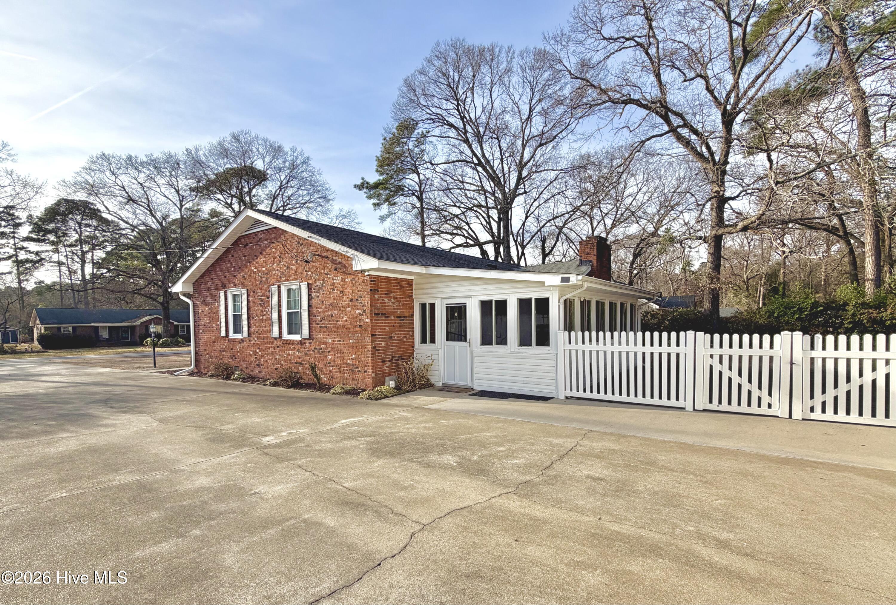 1801 Crestview Street Kinston, NC 28504 - Photo 2 of 93 IMG_3348