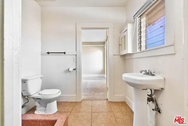 $1,099,000 | 1228 South Catalina Street, Los Angeles, CA 90006