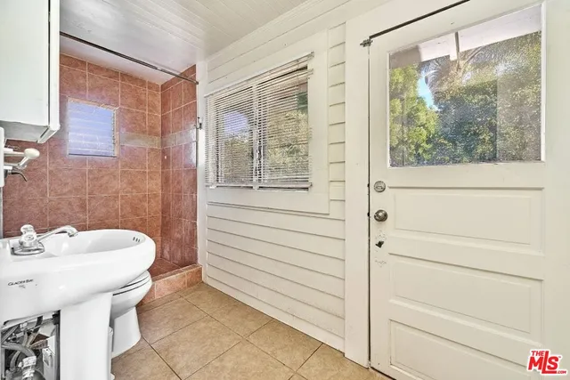 $1,099,000 | 1228 South Catalina Street, Los Angeles, CA 90006