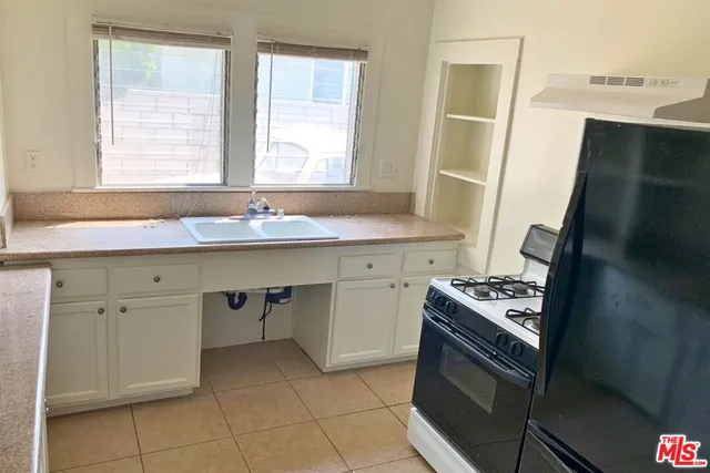 $1,099,000 | 1228 South Catalina Street, Los Angeles, CA 90006