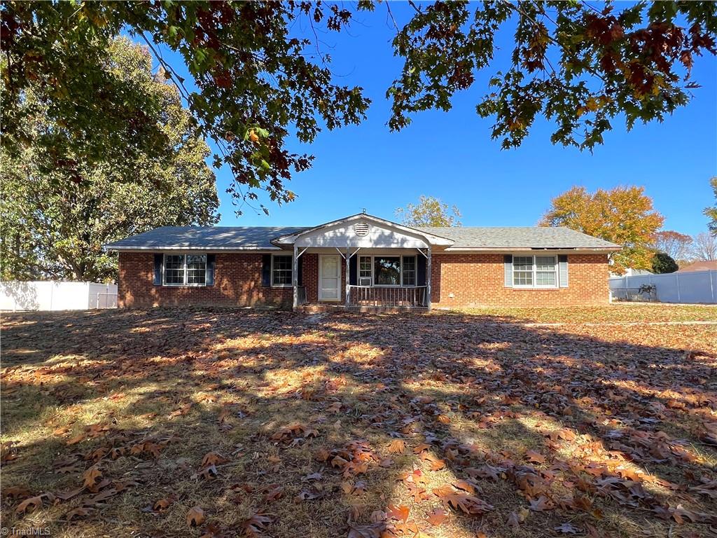 1427 Oak Ridge Road Kernersville, NC 27284 - Photo 4 of 42