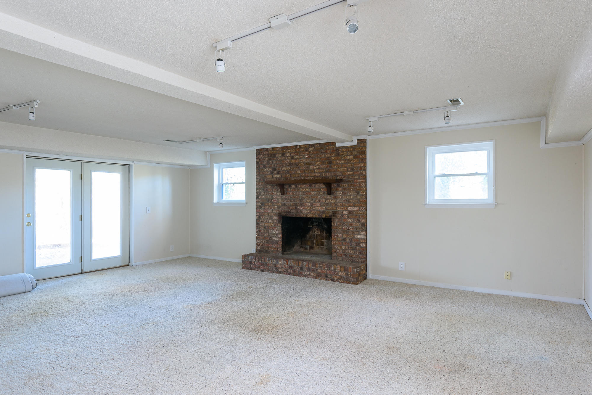 2008 Rock Bluff Road Hixson, TN 37343 - Photo 29 of 46 Den / Family Room
