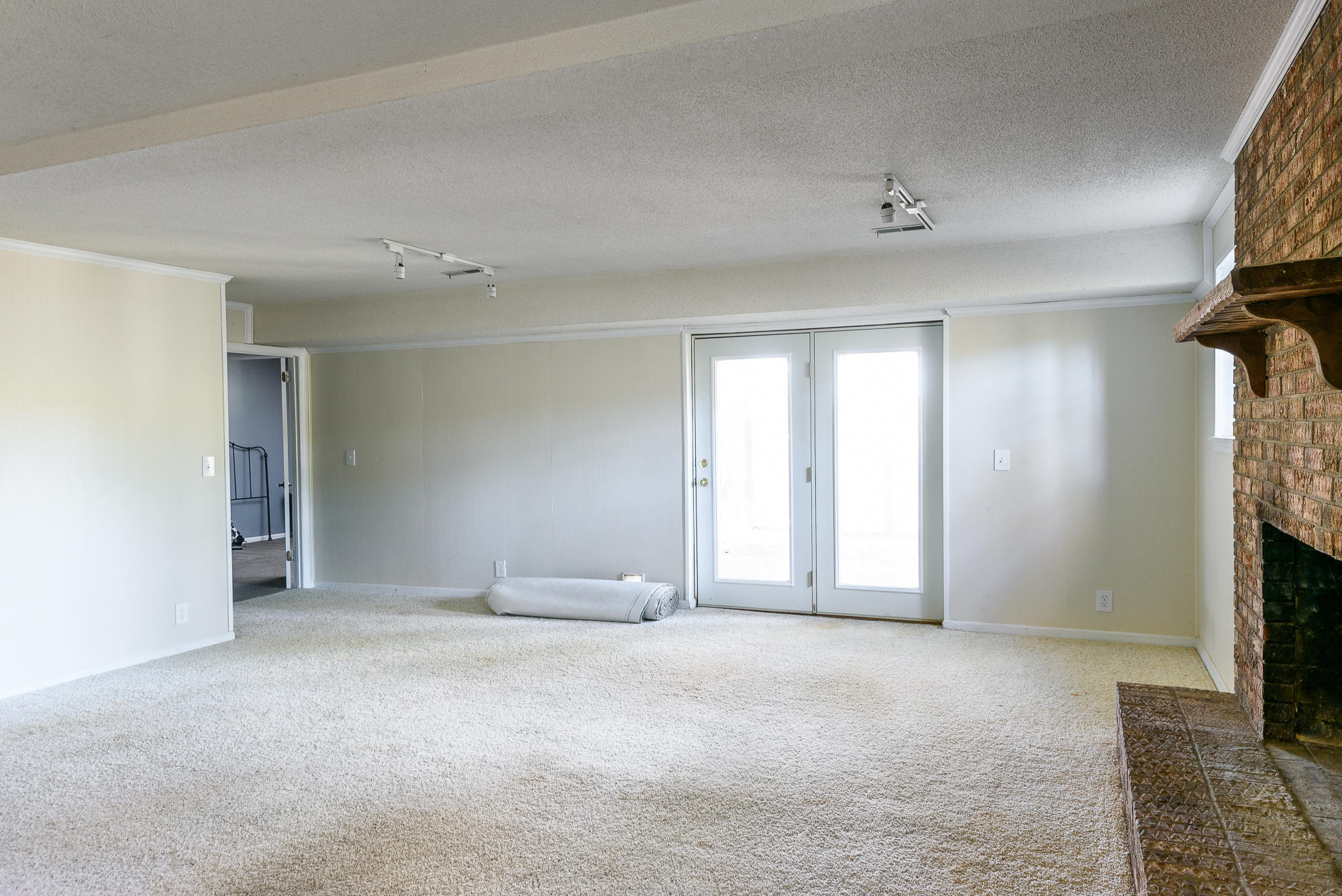 2008 Rock Bluff Road Hixson, TN 37343 - Photo 30 of 46 Den / Family Room