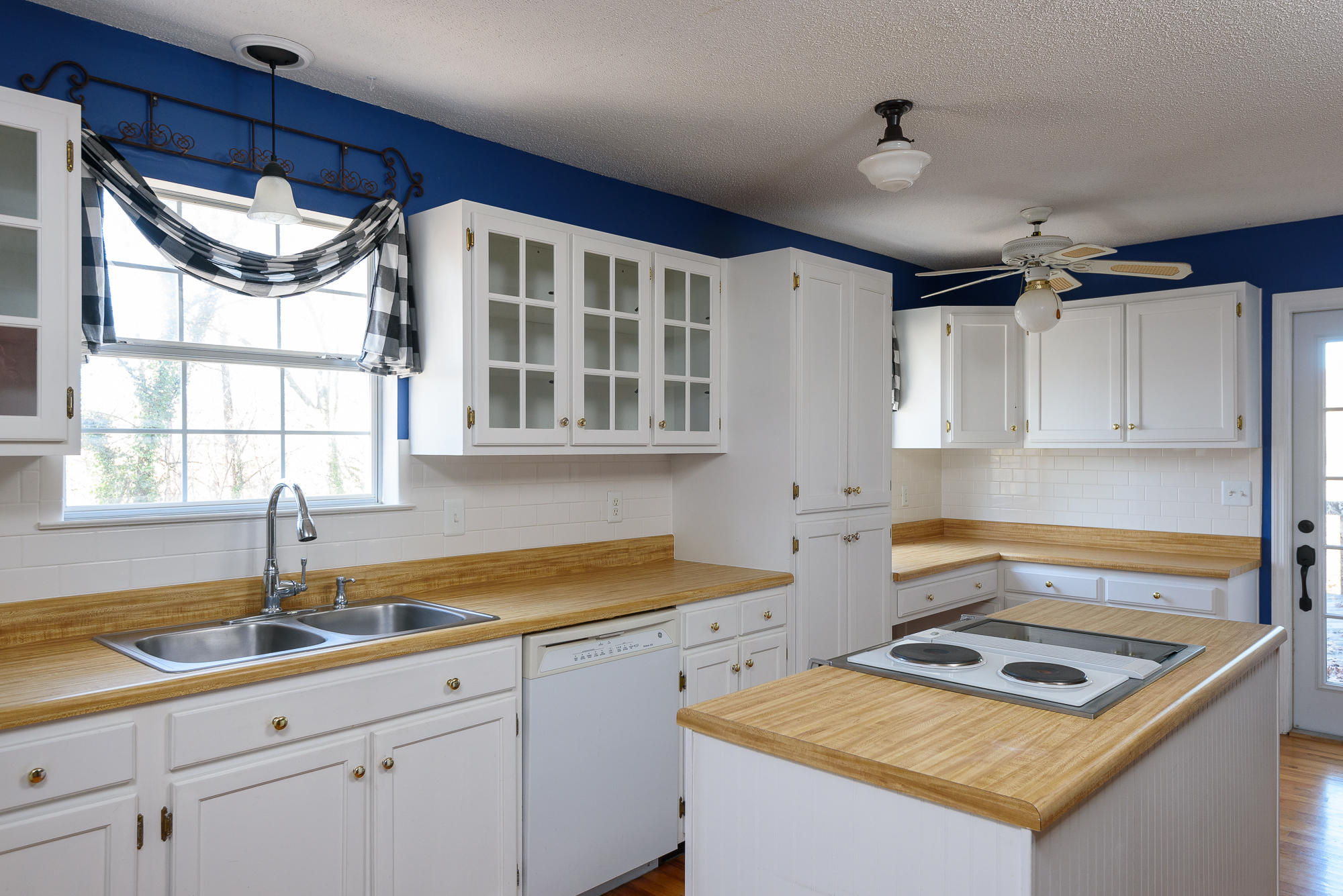 2008 Rock Bluff Road Hixson, TN 37343 - Photo 10 of 46 KITCHEN