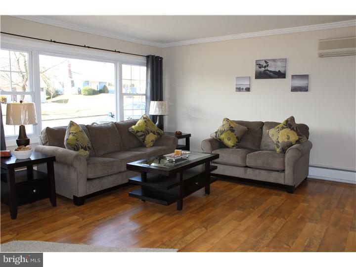 14 Crestwood Road Levittown, PA 19057 - Photo 4 of 24 Living Room