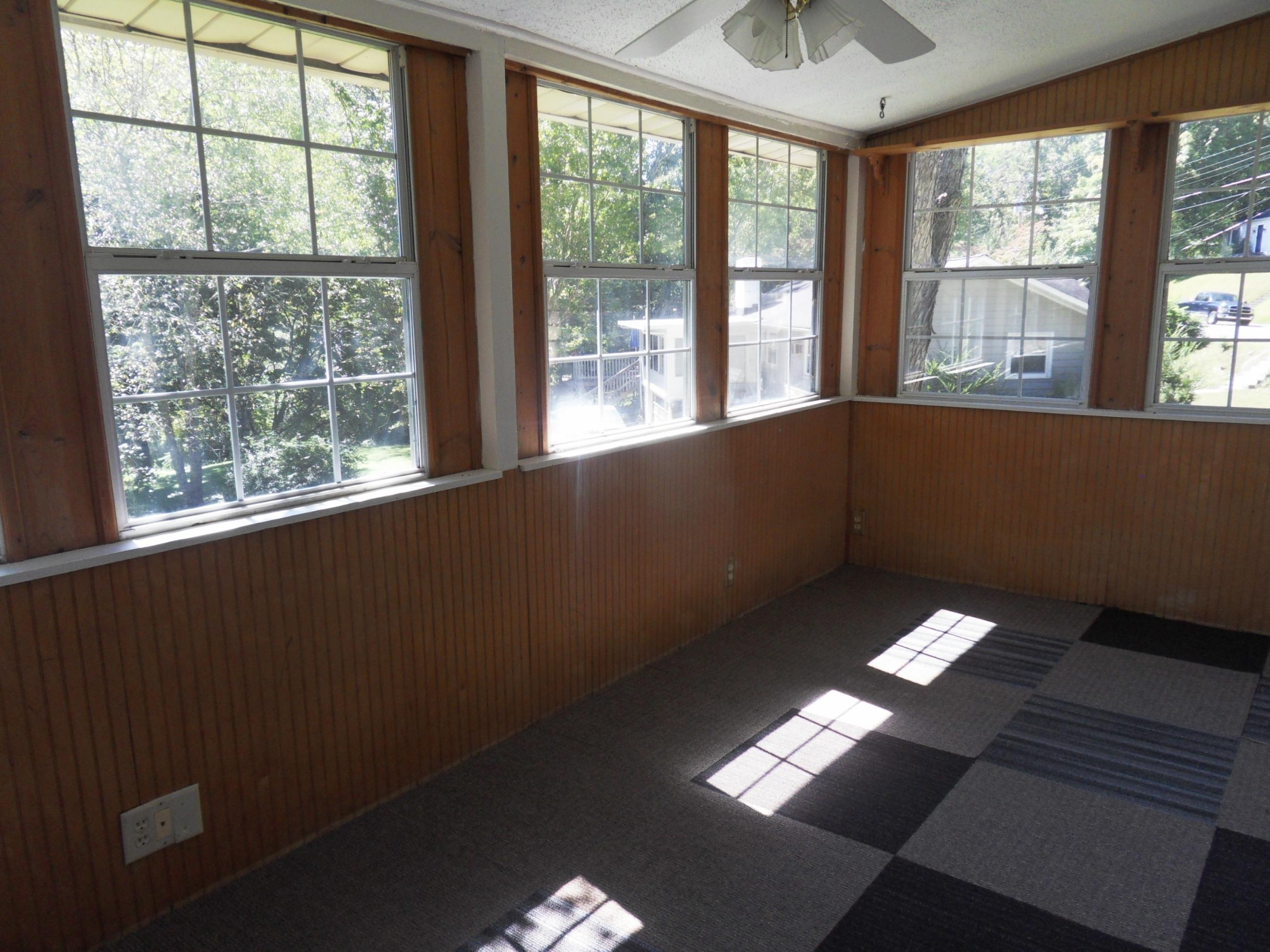 179 Outer Drive Oak Ridge, TN 37830 - Photo 10 of 16 SDC14322