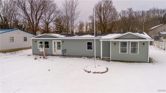 $249,900 | 223 Esther Street, Manlius, NY 13116