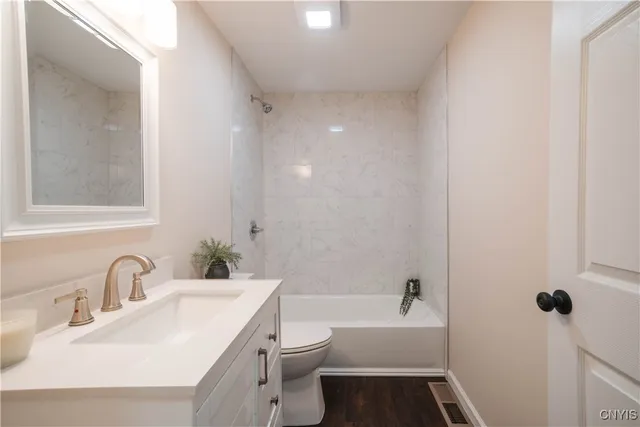 $249,900 | 223 Esther Street, Manlius, NY 13116