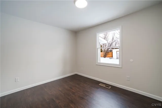 $249,900 | 223 Esther Street, Manlius, NY 13116