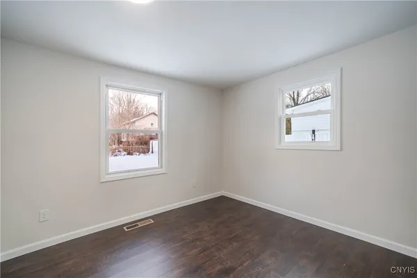 $249,900 | 223 Esther Street, Manlius, NY 13116