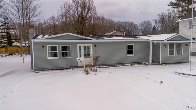 $249,900 | 223 Esther Street, Manlius, NY 13116
