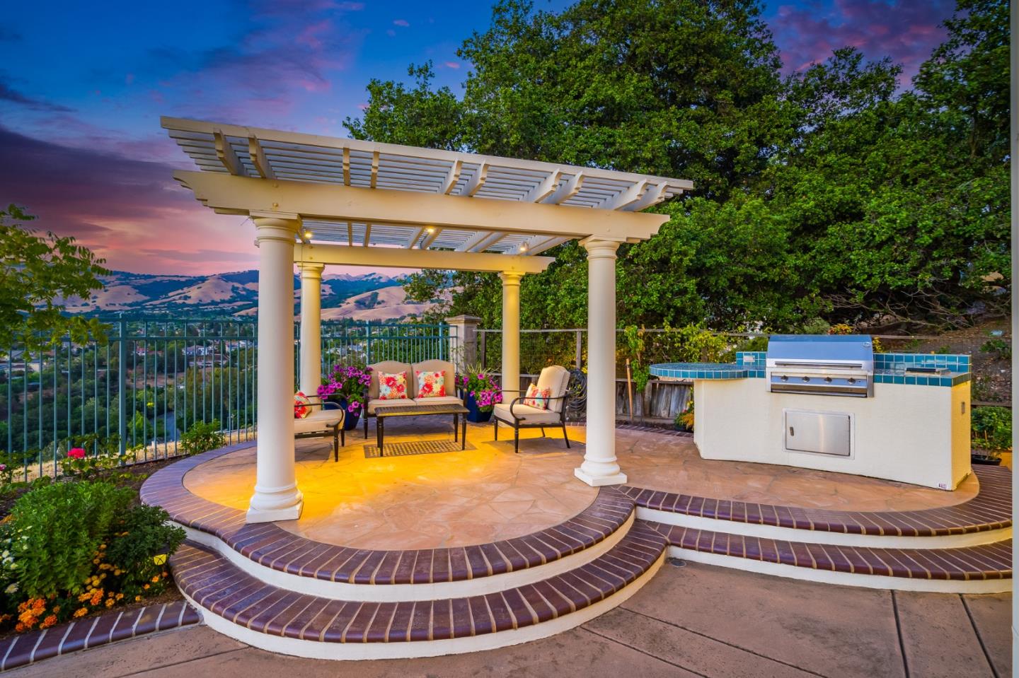 5793 Cannes Place San Jose, CA 95138 - Photo 28 of 29 an outdoor sitting area with a tub