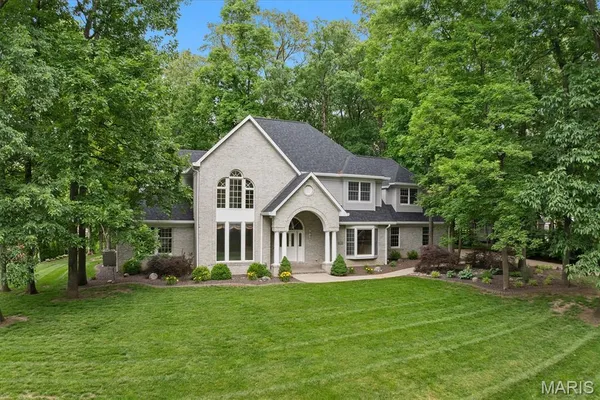 $729,000 | 8 8th Green Court, Belleville, IL 62220