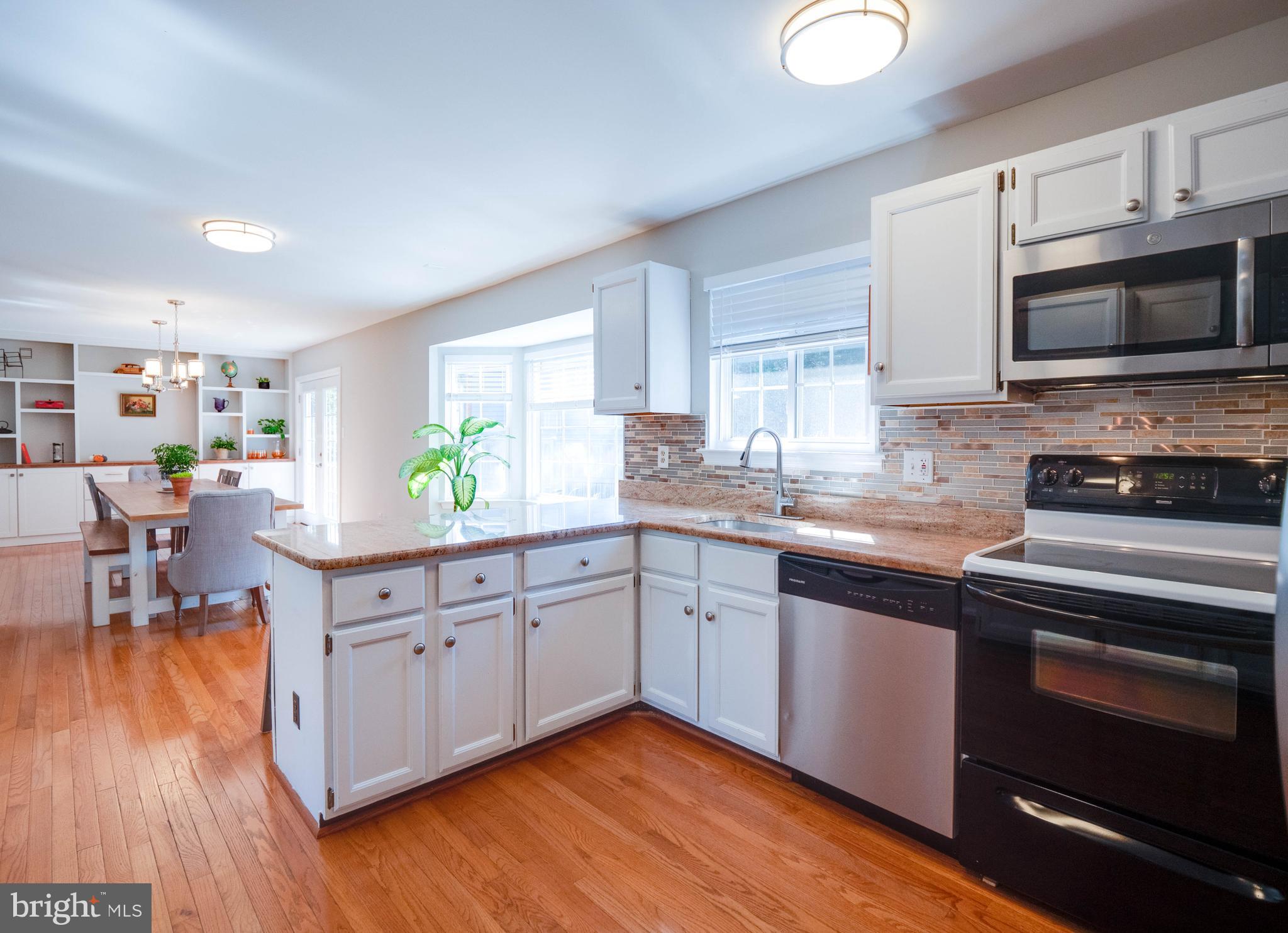 1431 Kingsvale Circle Herndon, VA 20170 - Photo 17 of 66 Kitchen