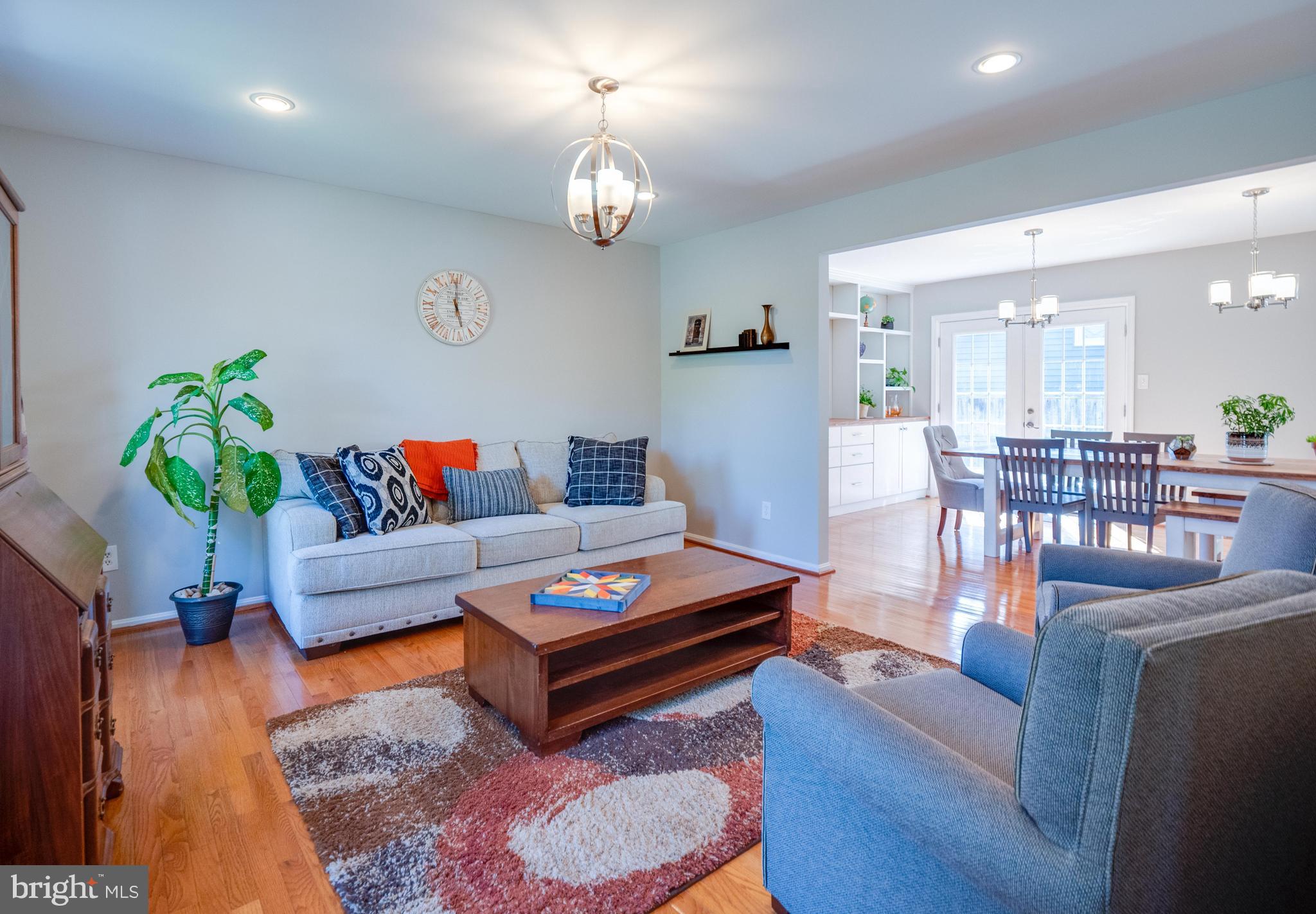 1431 Kingsvale Circle Herndon, VA 20170 - Photo 20 of 66 Living room