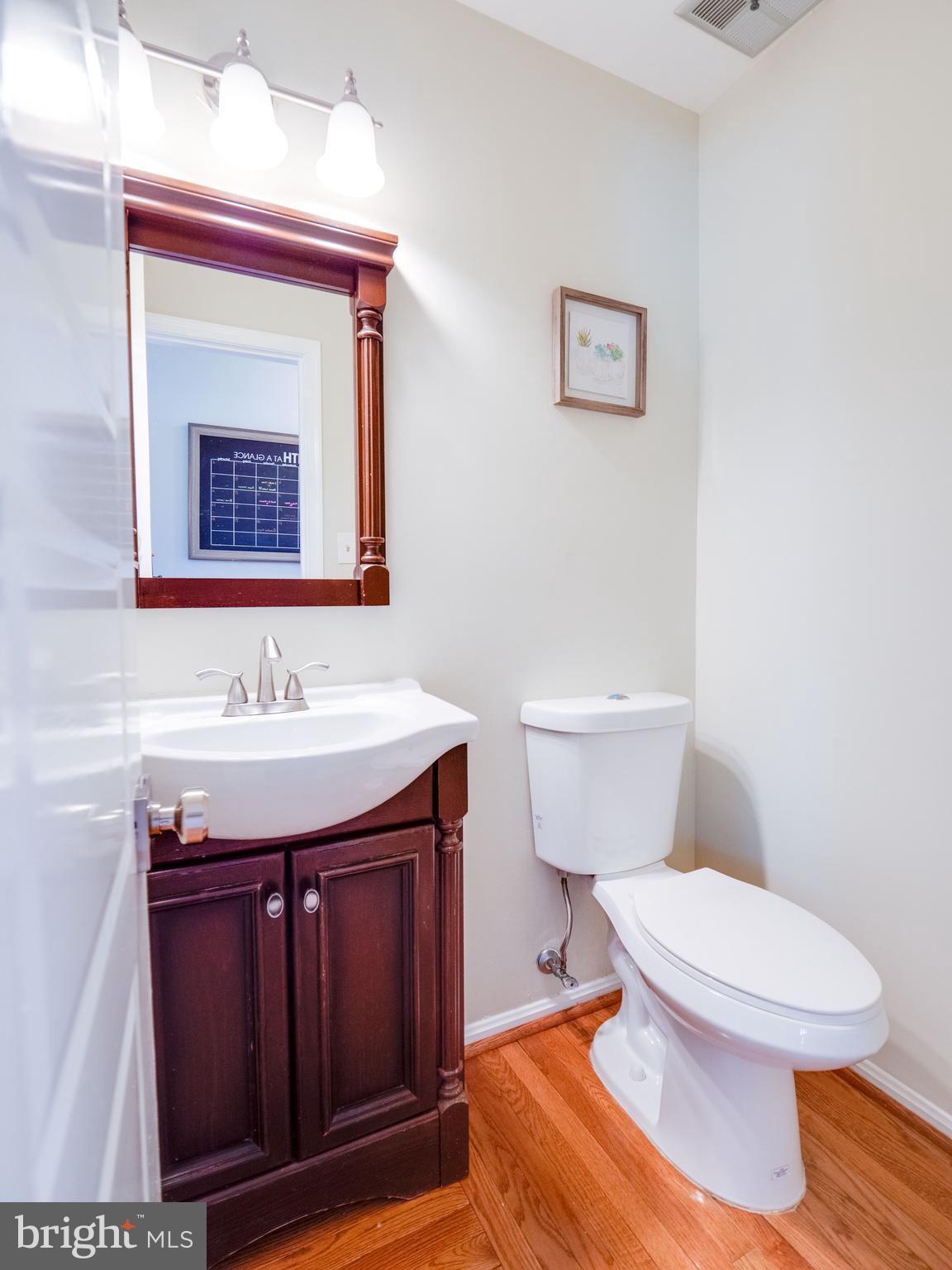 1431 Kingsvale Circle Herndon, VA 20170 - Photo 27 of 66 Powder room