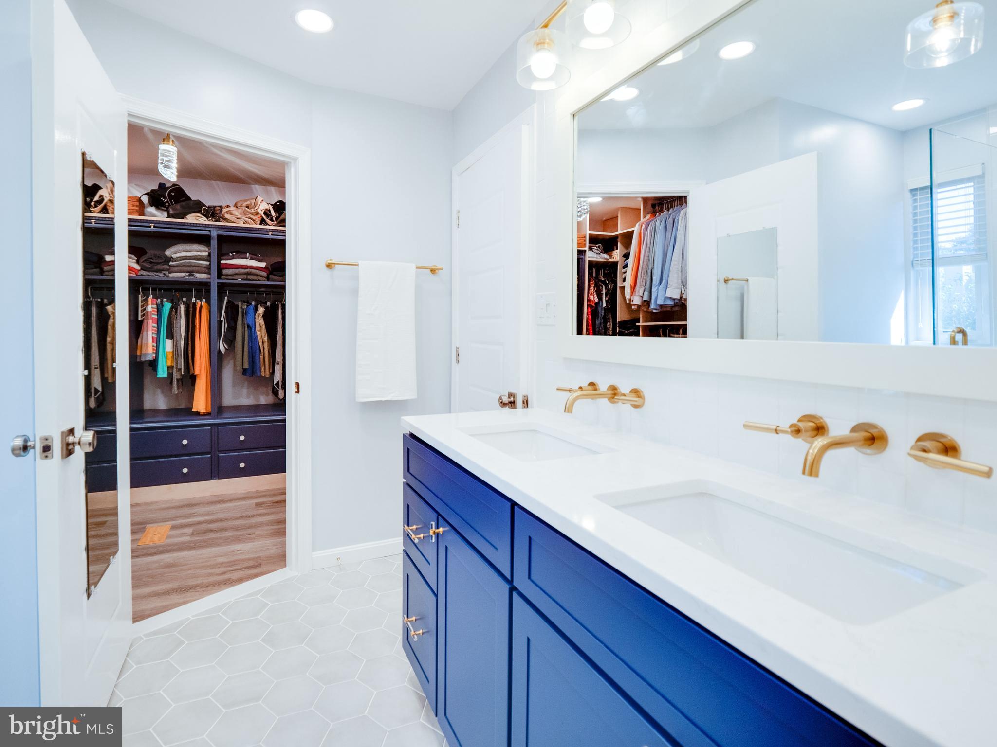 1431 Kingsvale Circle Herndon, VA 20170 - Photo 33 of 66 Owner's bath