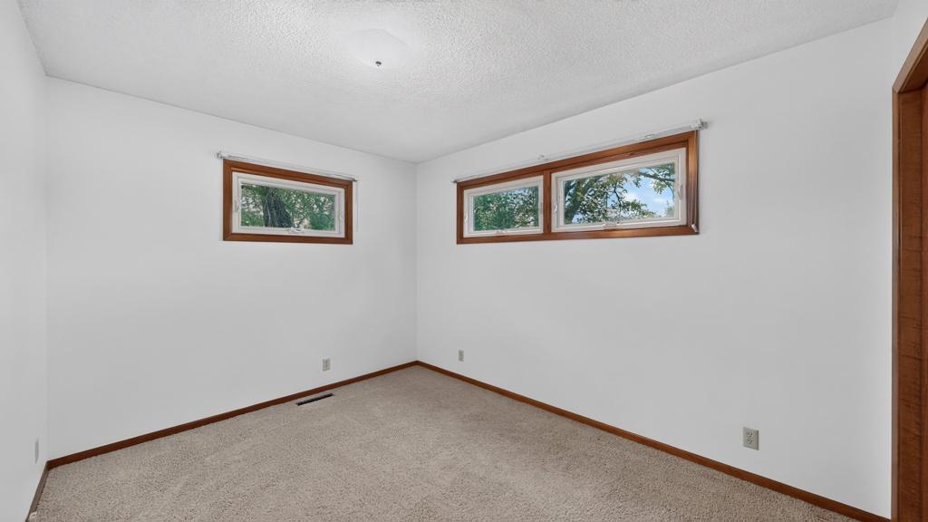 302 Garden Road Albert Lea, MN 56007 - Photo 21 of 54
