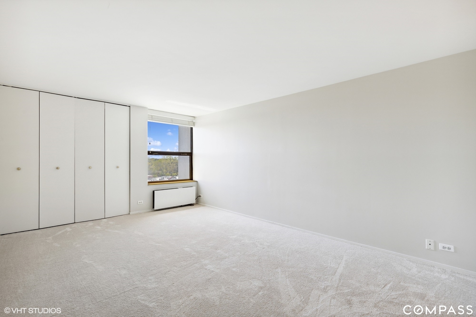 1500 Sheridan Road, Unit 9K Wilmette, IL 60091 - Photo 15 of 29 a view of a room with an empty space