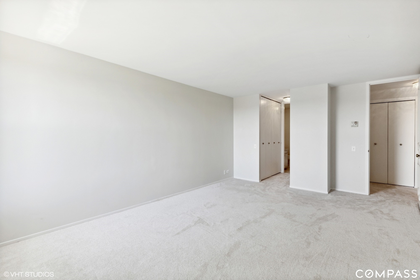 1500 Sheridan Road, Unit 9K Wilmette, IL 60091 - Photo 16 of 29 a view of an empty room