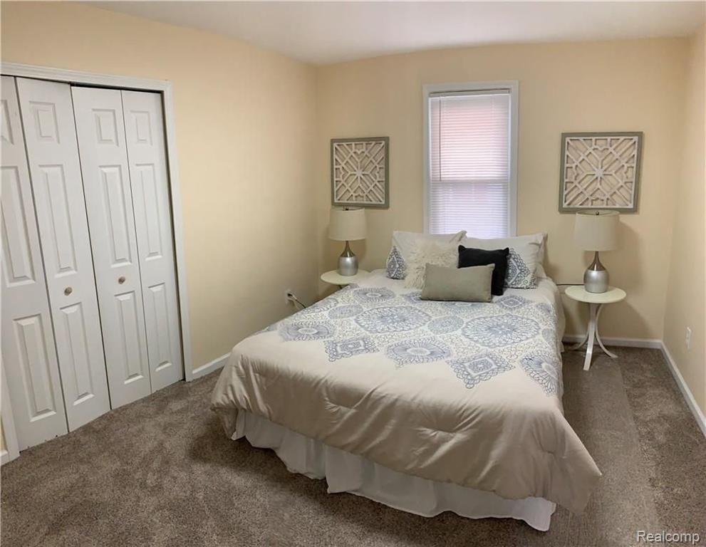 1881 June Avenue Rochester Hills, MI 48309 - Photo 4 of 26