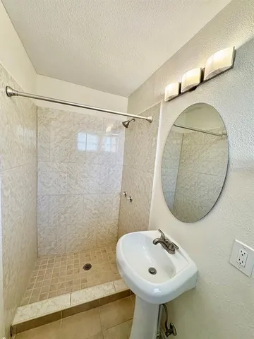 $2,350 | 8904 North Hamner Avenue, Tampa, FL 33604