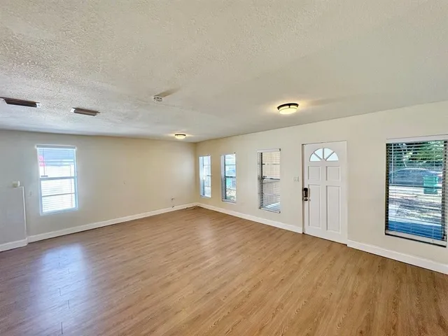 $2,350 | 8904 North Hamner Avenue, Tampa, FL 33604