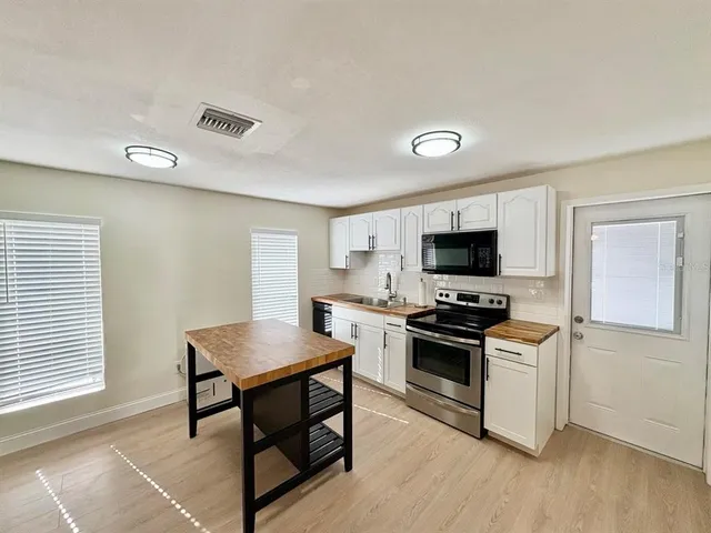 $2,350 | 8904 North Hamner Avenue, Tampa, FL 33604