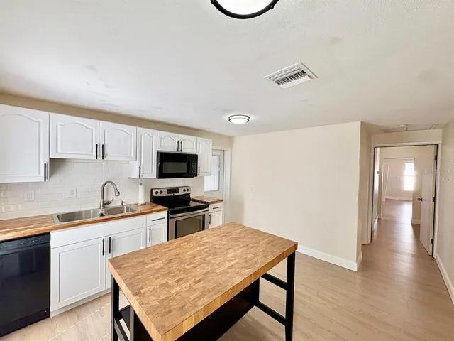 $2,350 | 8904 North Hamner Avenue, Tampa, FL 33604