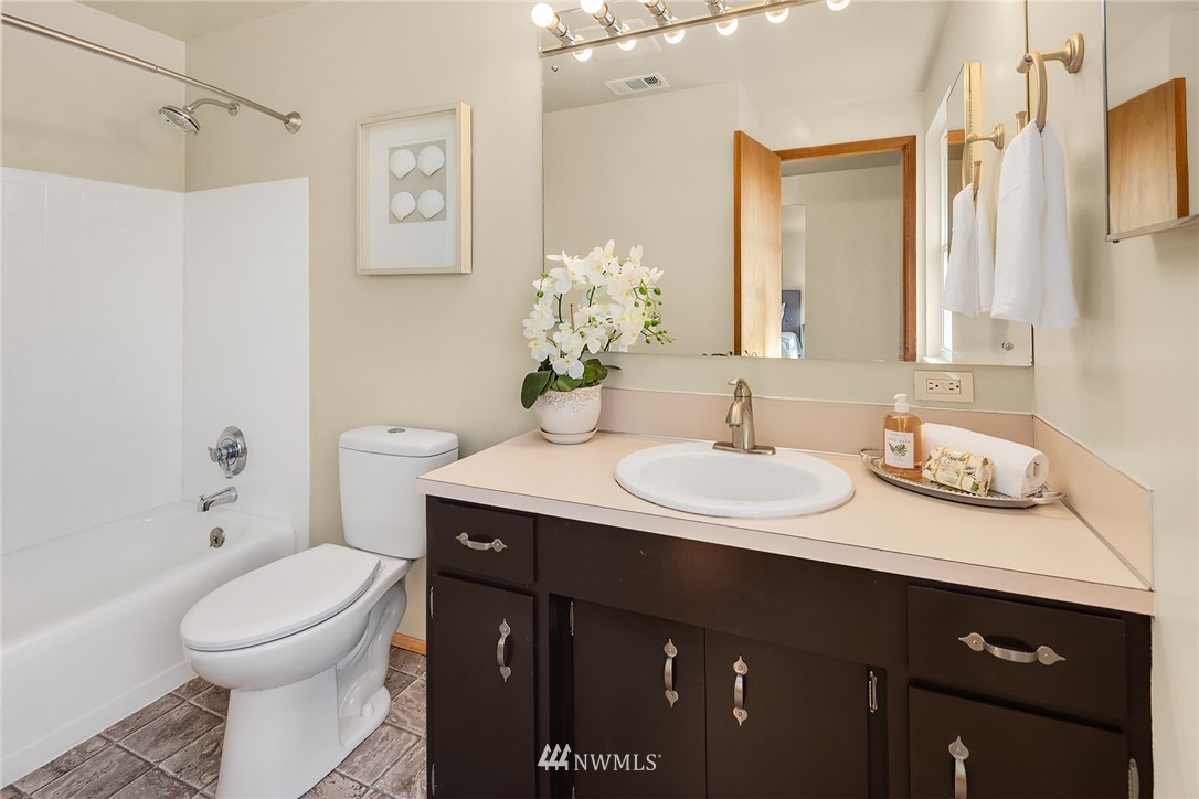 17334 Southeast 134th Street Renton, WA 98059 - Photo 17 of 34