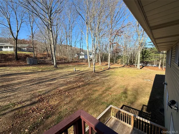 a view of back yard of the house