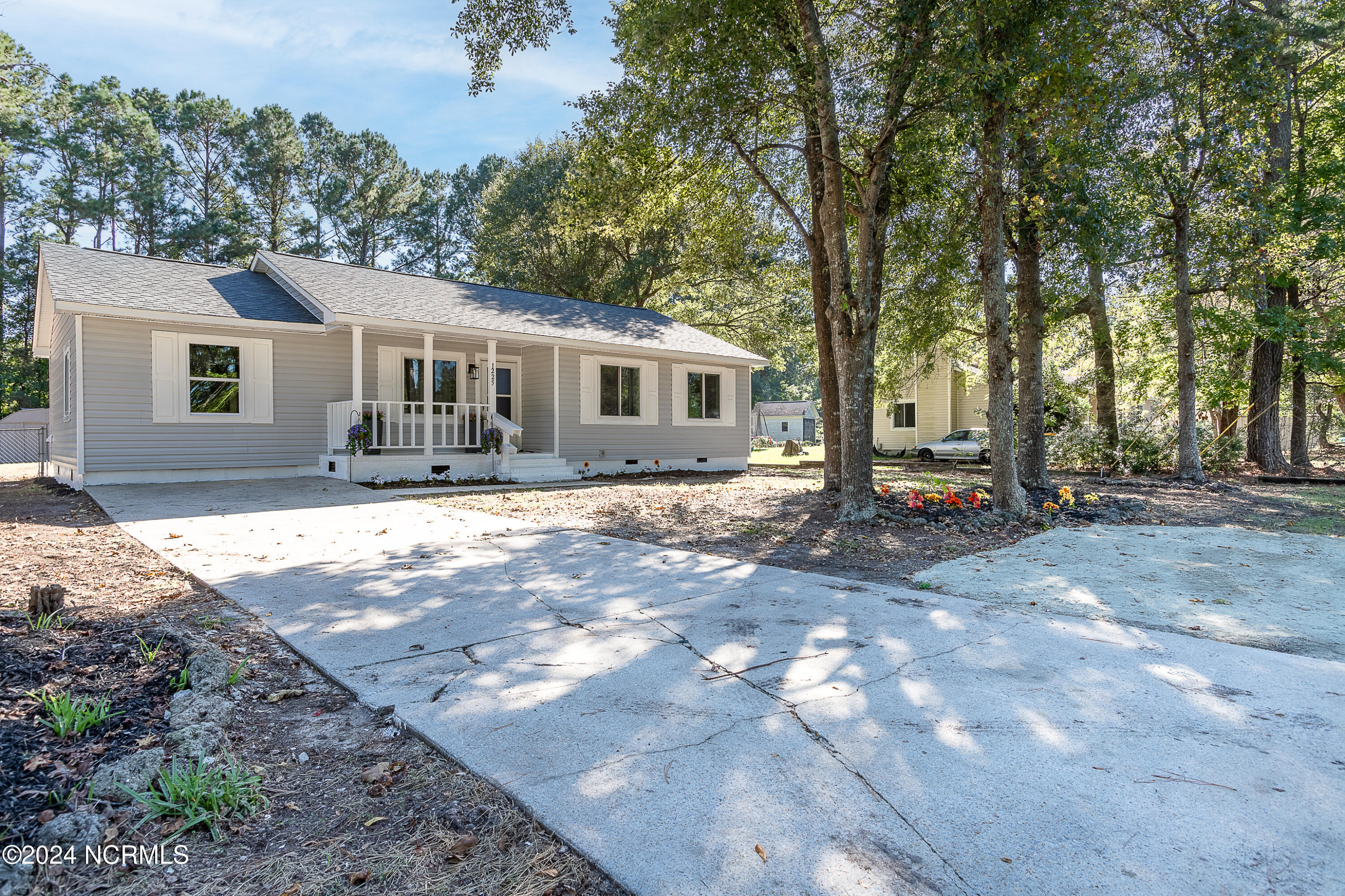 1225 Ramsey Road Jacksonville, NC 28546 - Photo 1 of 41 Front of Home