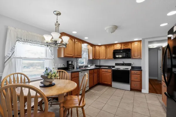 $289,900 | 74 Granville Street, Holyoke, MA 01040
