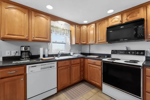 $289,900 | 74 Granville Street, Holyoke, MA 01040