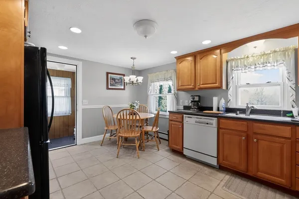 $289,900 | 74 Granville Street, Holyoke, MA 01040