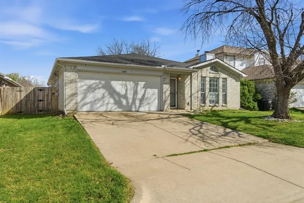 $2,400 | 4205 Fernleaf Drive, Fort Worth, TX 76137