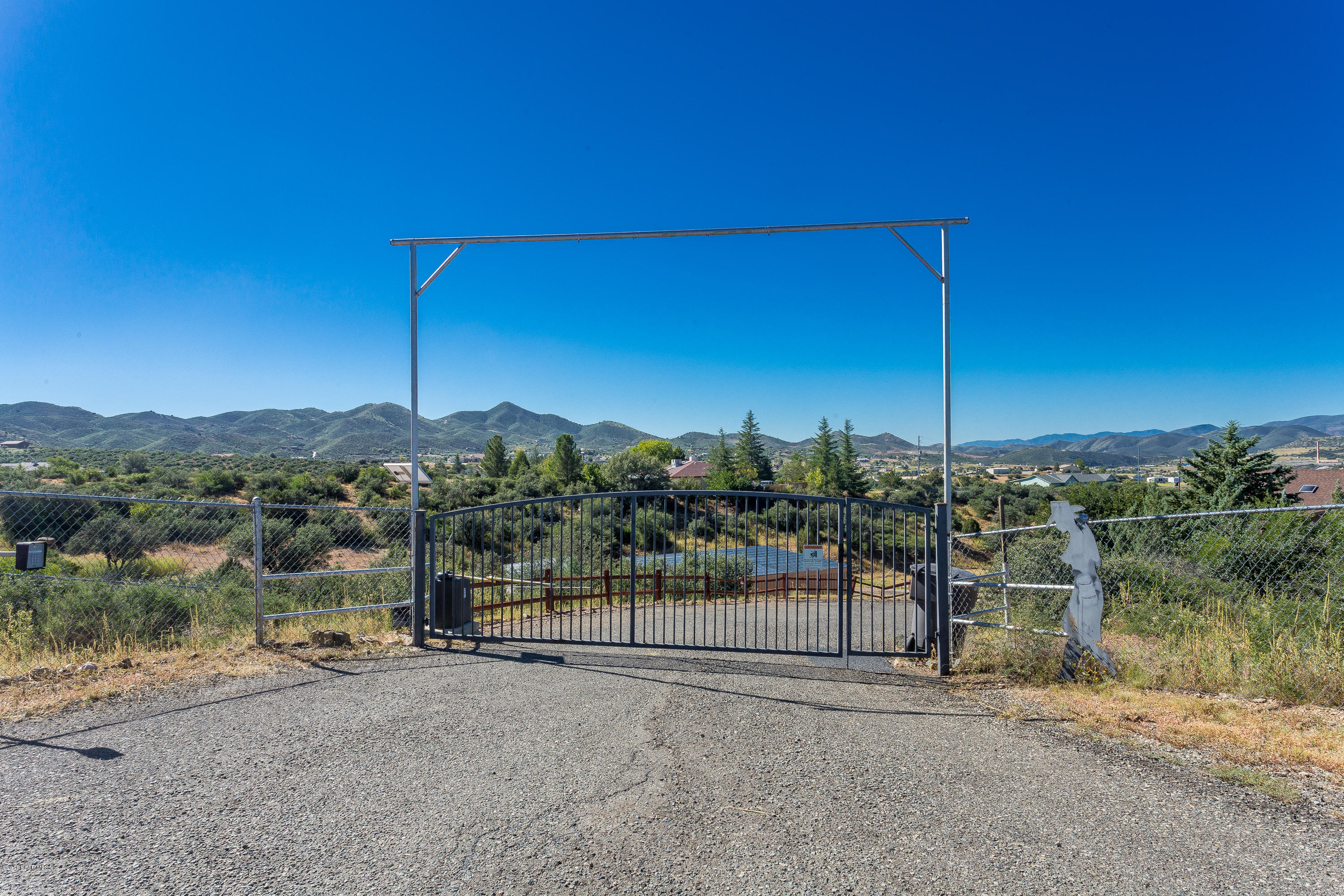 14135 East Blue Ridge Road Dewey-Humboldt, AZ 86327 - Photo 6 of 48 Entry Gate