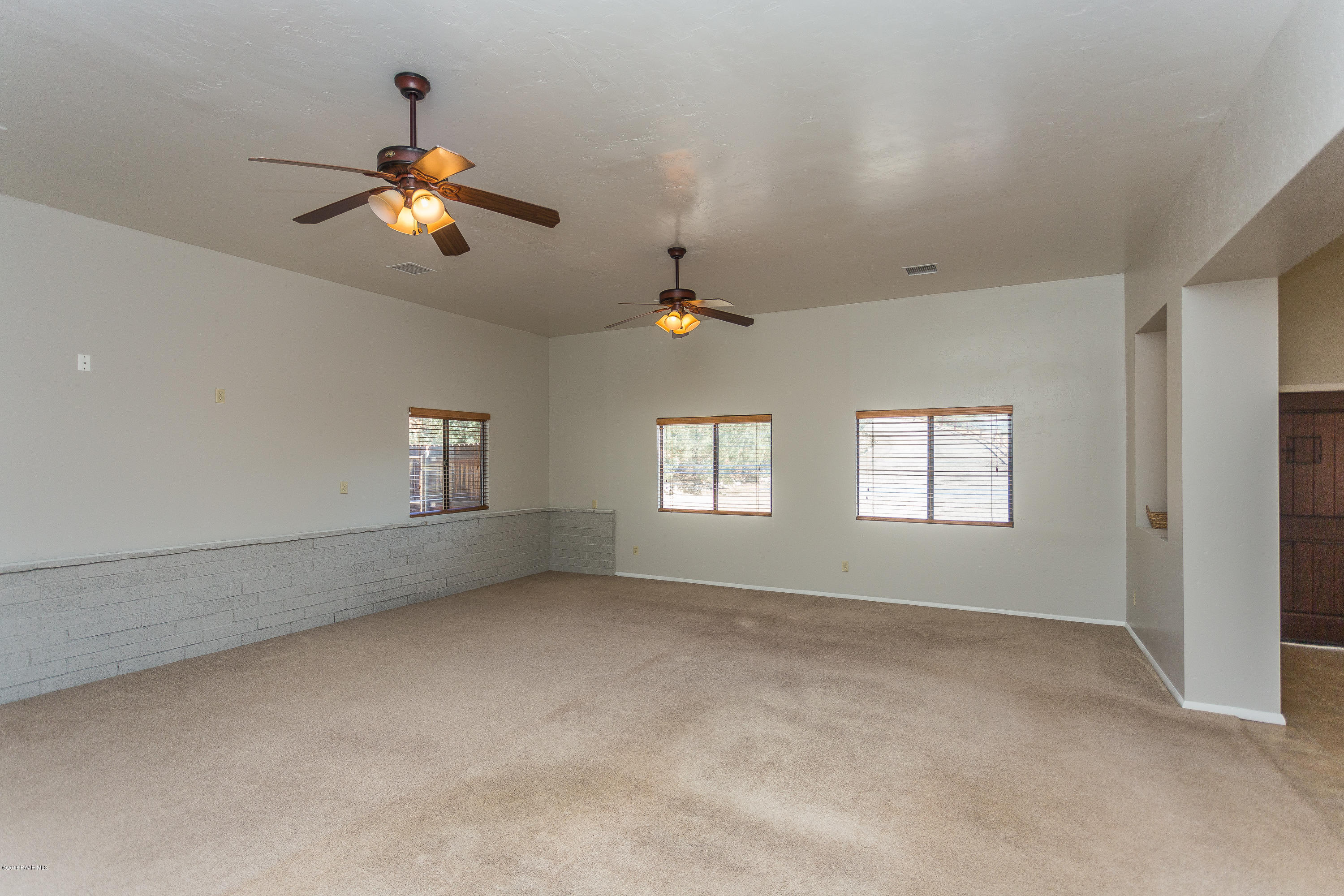 14135 East Blue Ridge Road Dewey-Humboldt, AZ 86327 - Photo 10 of 48 Huge Living Room