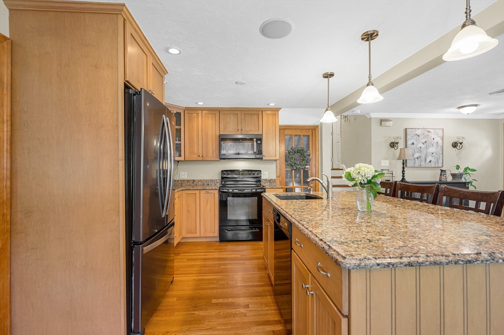 6 Surrey Road Woburn, MA 01801 - Photo 7 of 34
