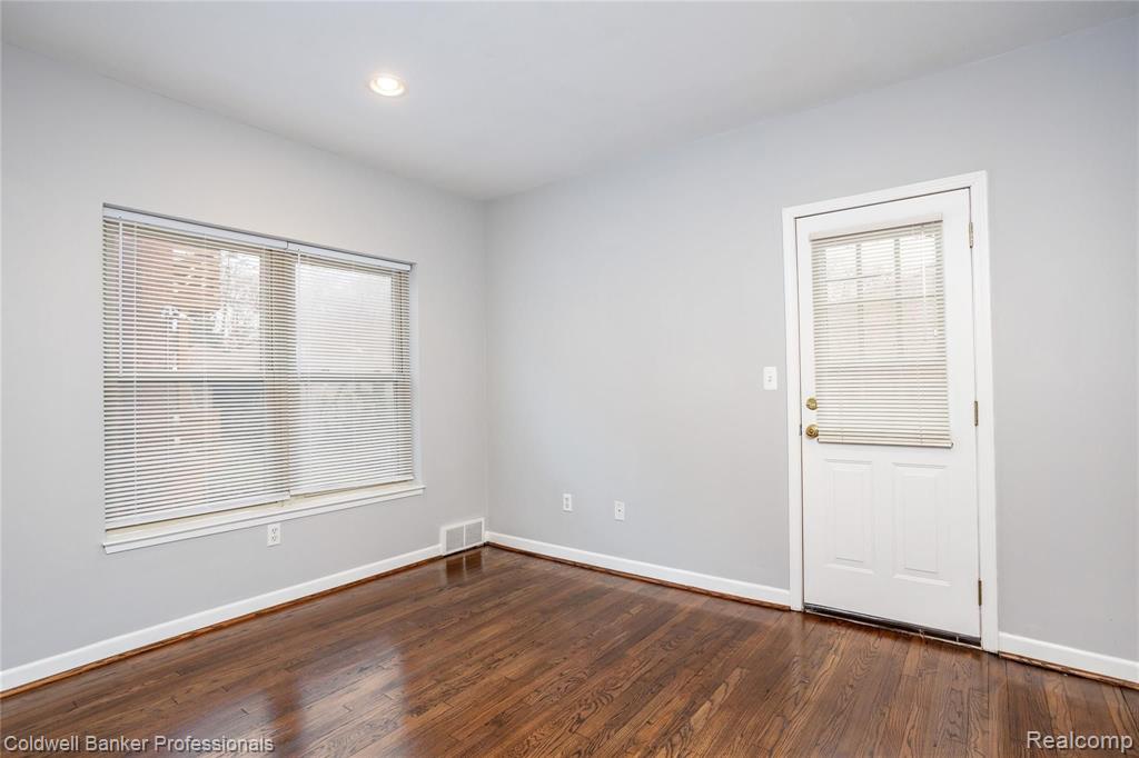 966 Nottingham Road, Unit 968 Grosse Pointe Park, MI 48230 - Photo 13 of 16