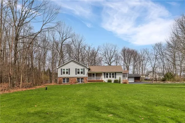 $379,000 | 10 North Gait Drive, Slippery Rock, PA 16057