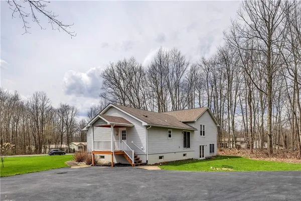 $379,000 | 10 North Gait Drive, Slippery Rock, PA 16057