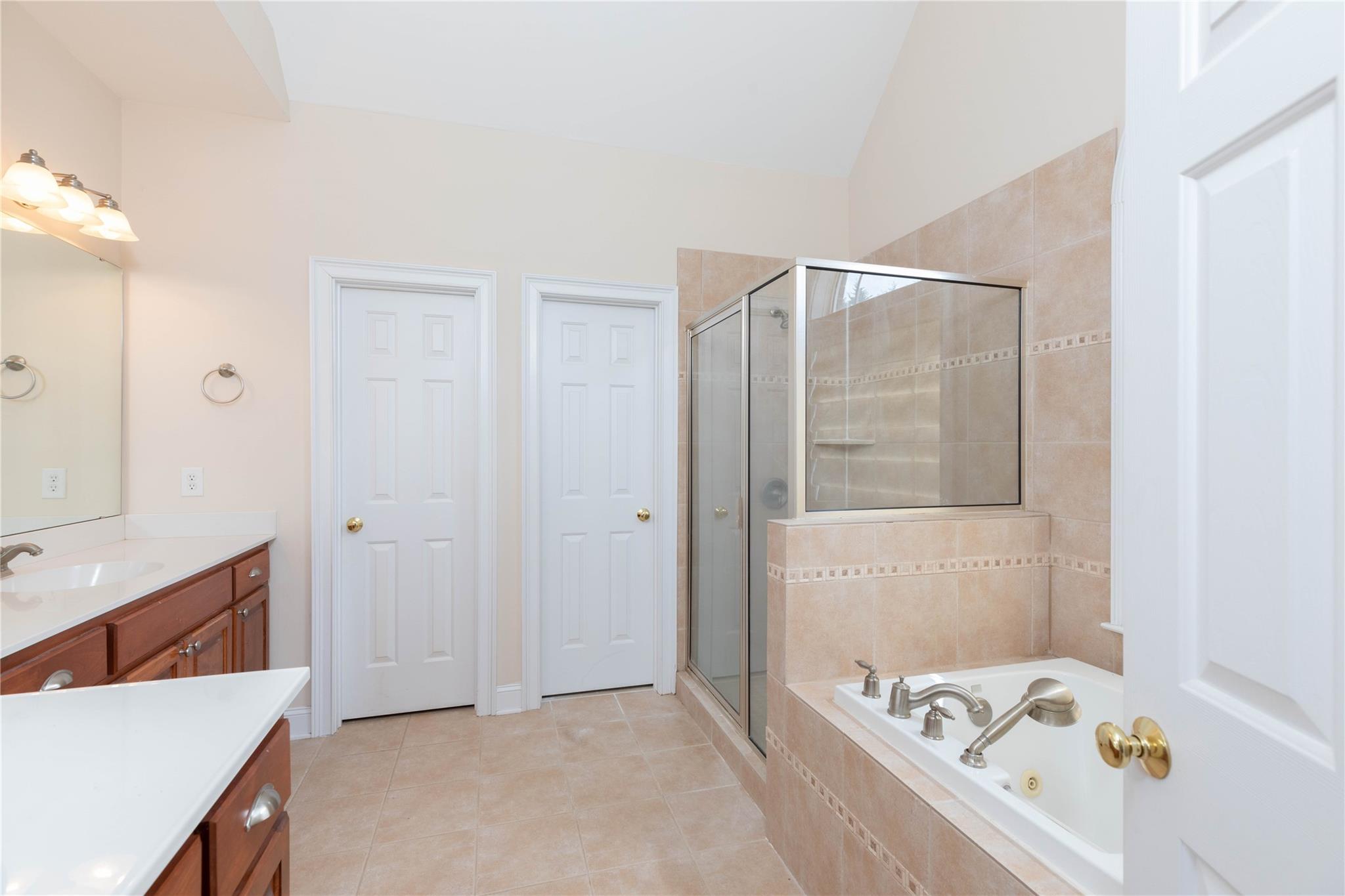 533 Mason Dickson Road York, SC 29745 - Photo 24 of 48 a bathroom with a bathtub and a sink