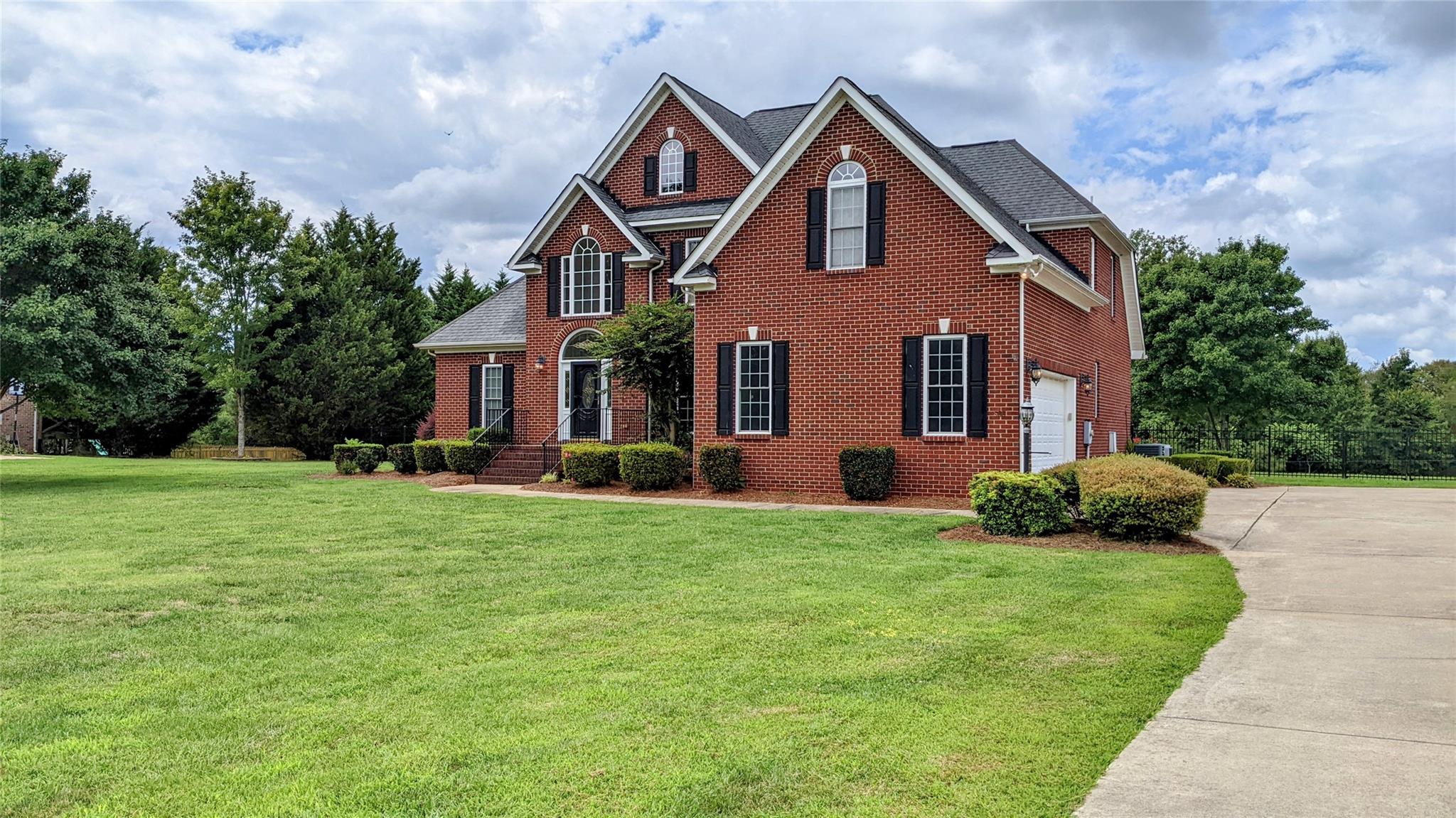 533 Mason Dickson Road York, SC 29745 - Photo 48 of 48 a front view of a house with a yard
