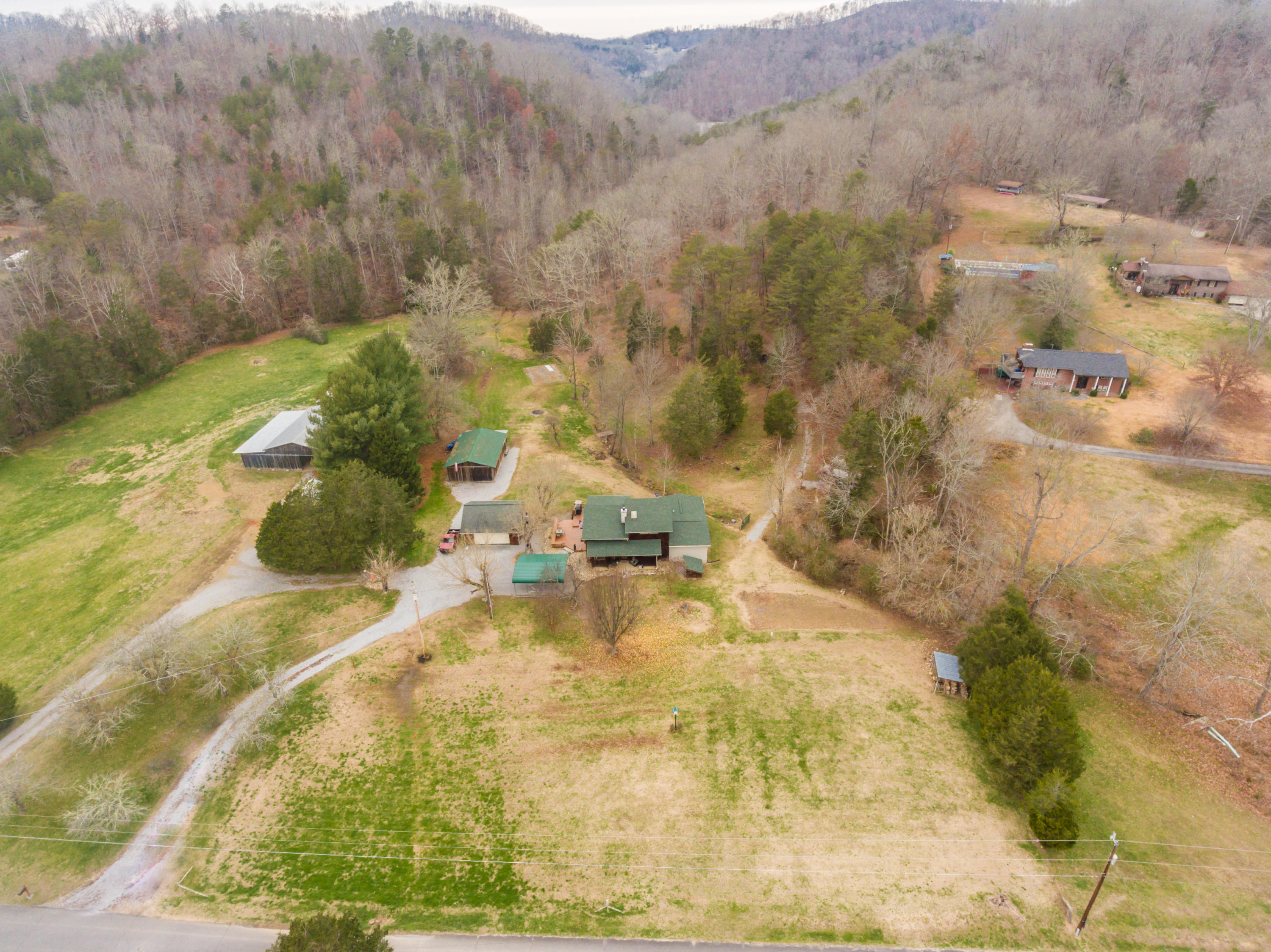 196 Thomas Weaver Road Maynardville, TN 37807 - Photo 14 of 40 196ThomasWeaver-14