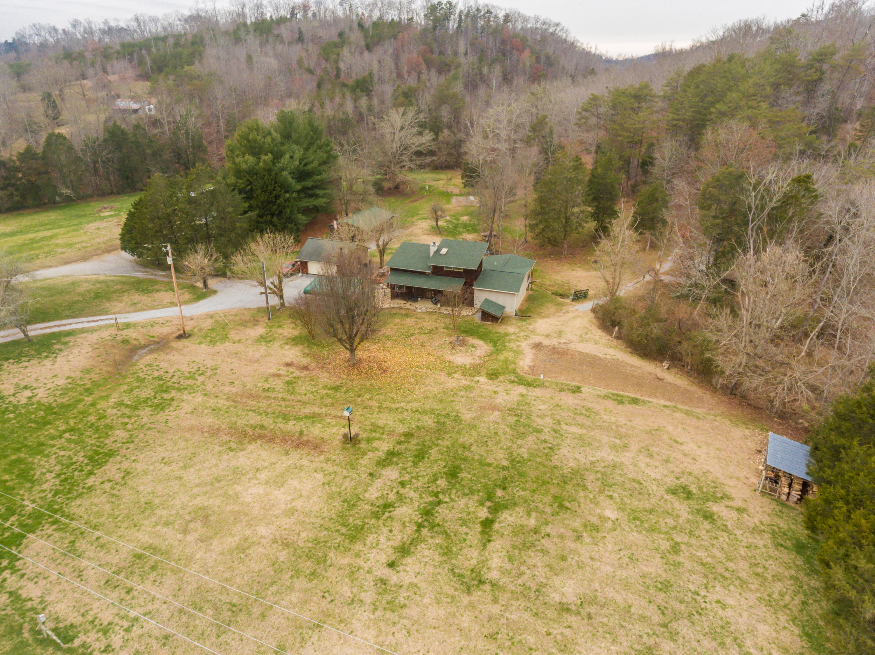 196 Thomas Weaver Road Maynardville, TN 37807 - Photo 17 of 40 196ThomasWeaver-17