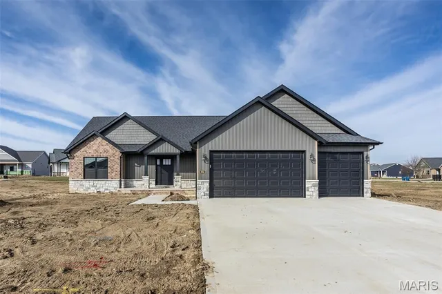 $514,900 | 224 George Bush Boulevard, Troy, IL 62294